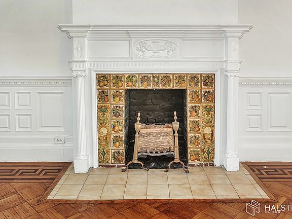 3rd image of 248 Henry St