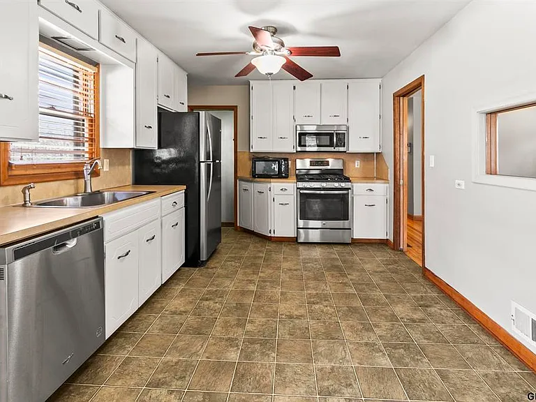 5518 Woolworth Ave — Photo 6