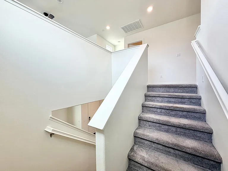30136 Sutton Ct — Photo 19