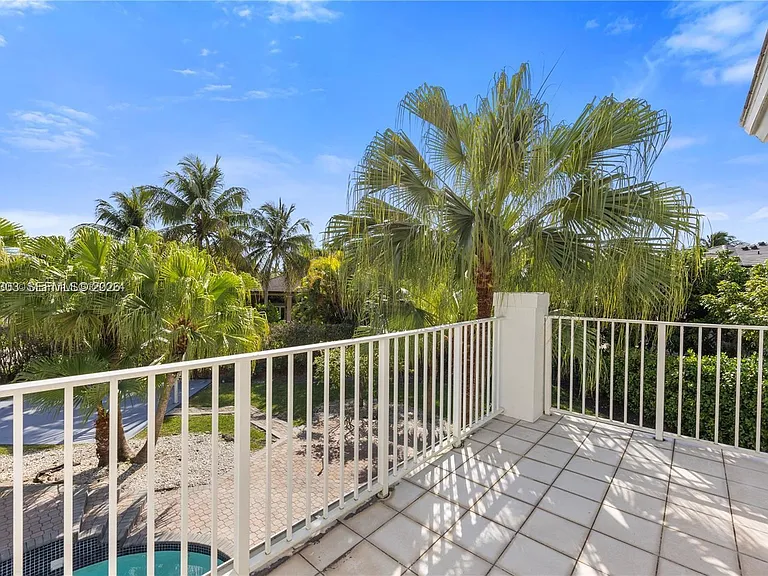 16449 SW 84th Pl — Photo 72