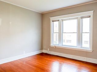 1442 W Argyle St #1, Chicago, IL 60640