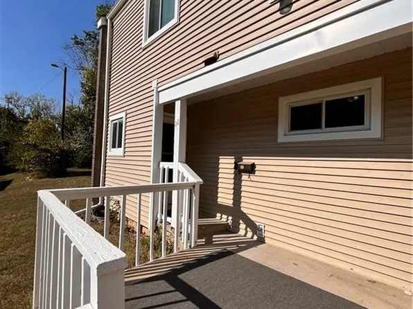 255 N Michigan St APT 22, Lawrence, KS 66044