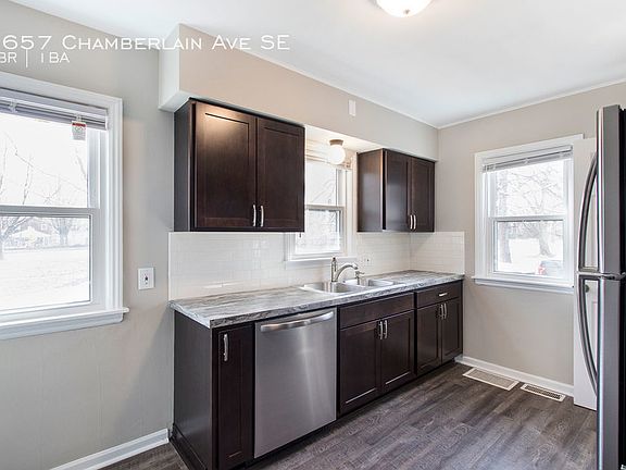 4th image of 1657 Chamberlain Ave SE