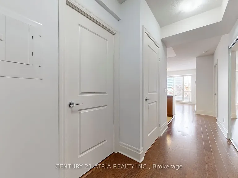 57 Upper Duke Cres #311D — Photo 38