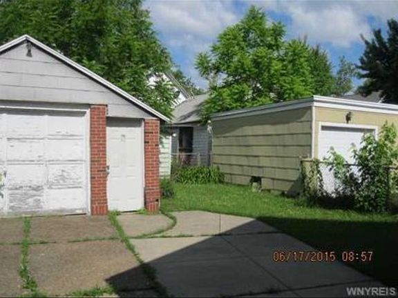 3rd image of 42 E End Ave