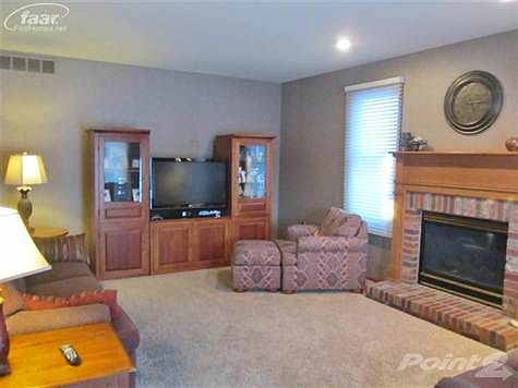 3rd image of 5528 Chatham Ln