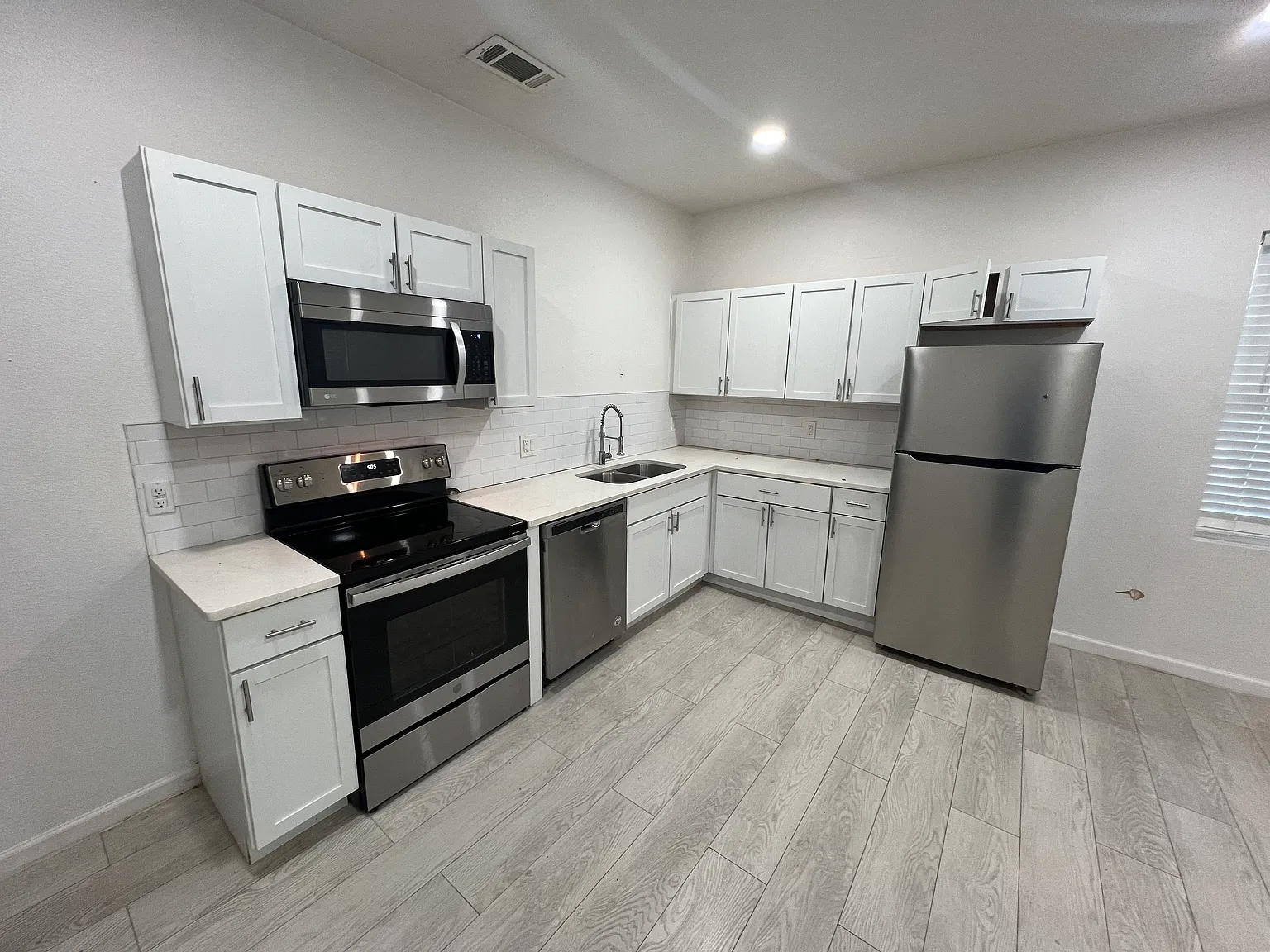 1 bed, 700 sqft, $800 — Photo 3
