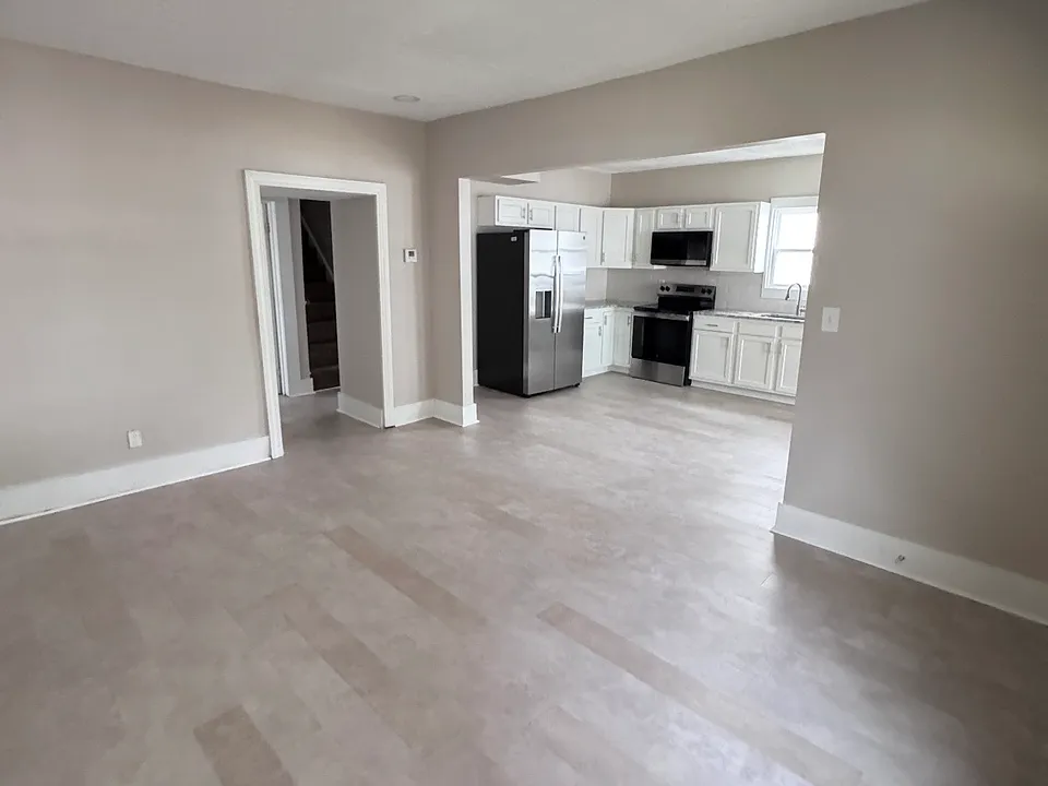 2222 Reno Ave