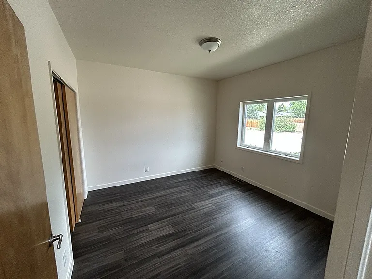 904 Avalon Ave — Photo 6
