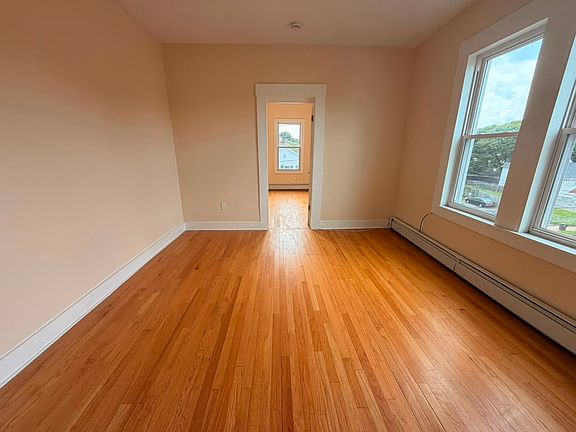 5th image of 373-375 Blatchley Ave #A3