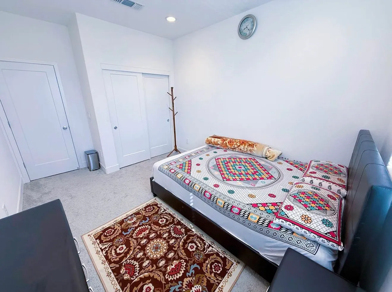 4 bed, 2193 sqft, $1,050 — Photo 2