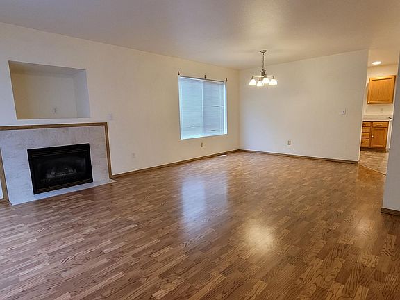2nd image of 1101 NE Beaumont Ln