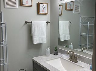 7441 Hazelcrest Dr APT A, Hazelwood, MO 63042