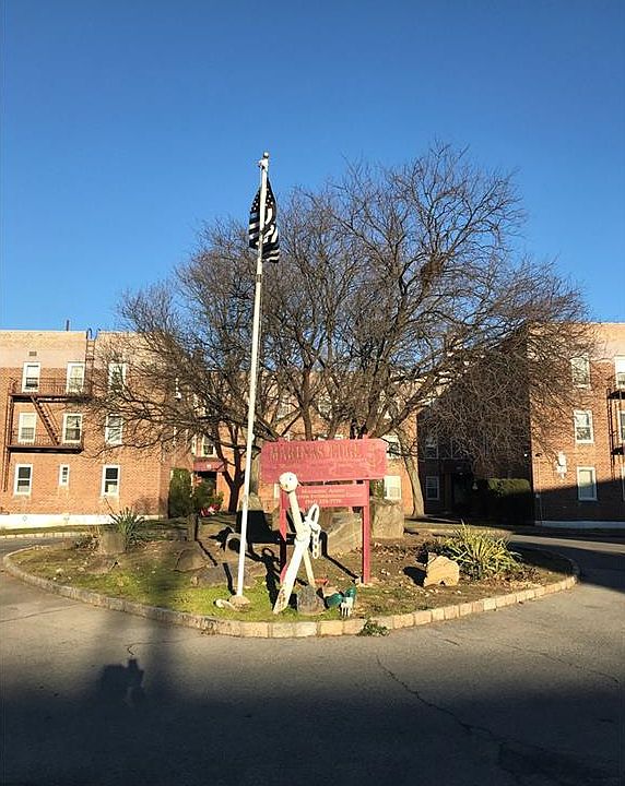 1st image of 20 Davenport Ave APT 1H