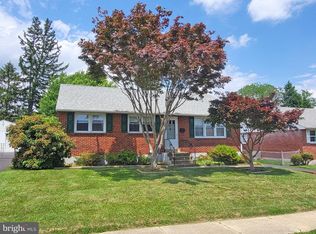 2527 Woodview Dr, Wilmington, DE 19808