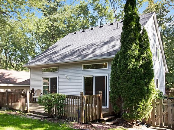 3rd image of 3292 Brookneal St