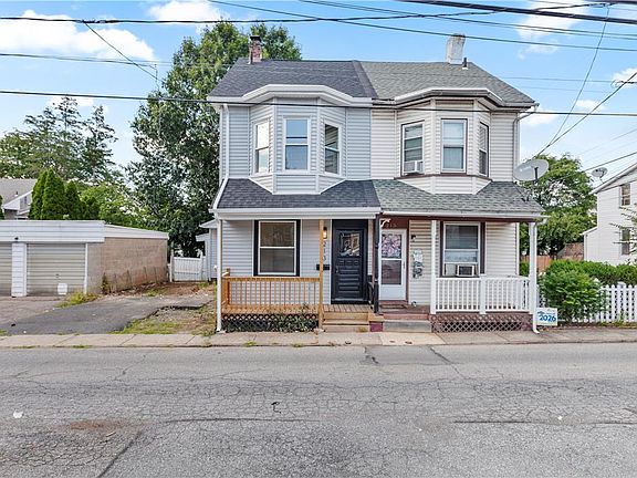 4th image of 213 E Raspberry St