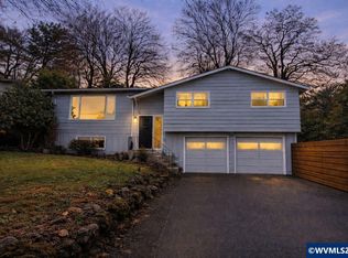 2042 Summit Ave NW, Salem, OR