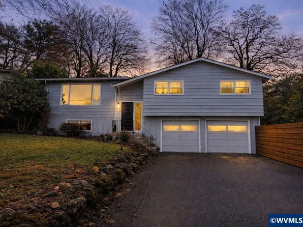 2042 Summit Ave NW, Salem, OR 97304