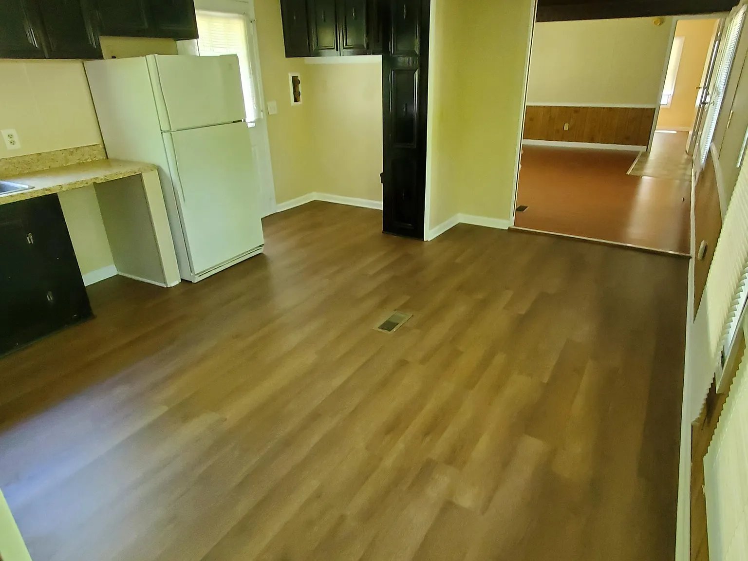 2 bed, 924 sqft, $1,100 — Photo 2