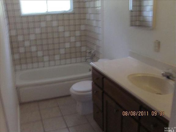 3rd image of 1020 Cronin Dr
