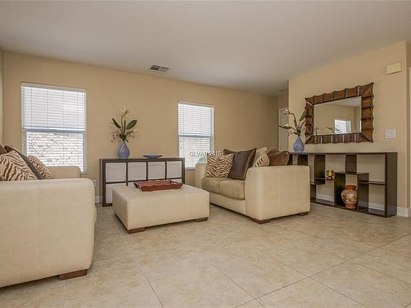 2nd image of 805 Purdy Lodge St