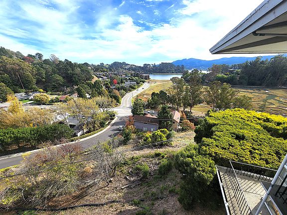 Amazing views of Richardson Bay and Strawberry Peninsula