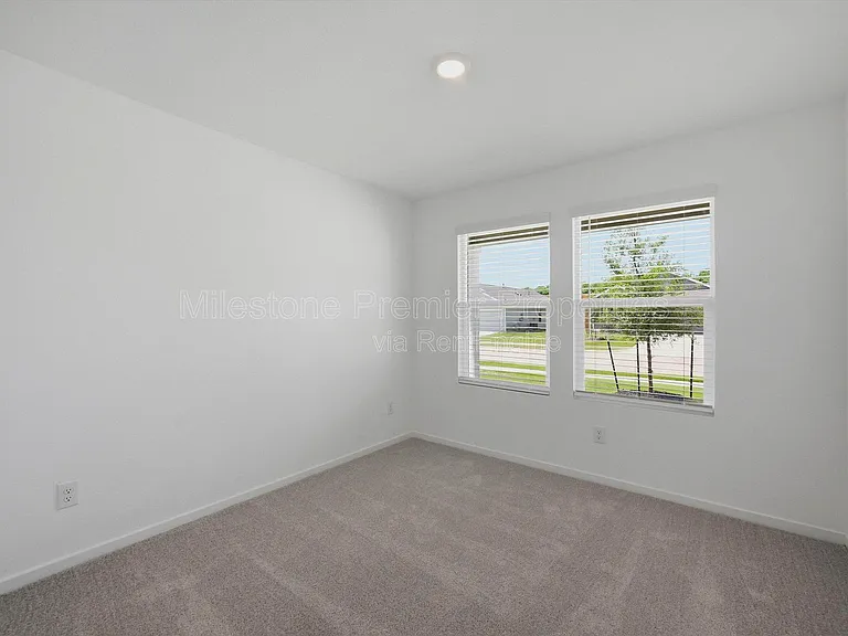 3719 Longleaf Dr — Photo 18