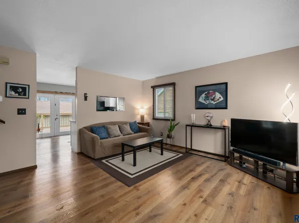 2427 S Center Ave, Sioux Falls, SD 57105
