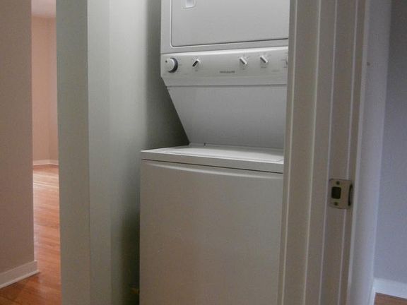 3rd image of 6203 N Claremont Ave #673f6c46f