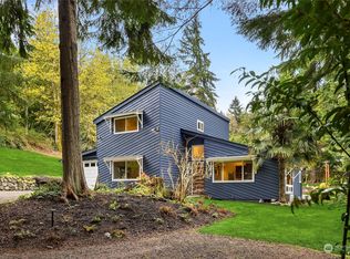 11475 Kallgren Rd NE, Bainbridge Island, WA 98110