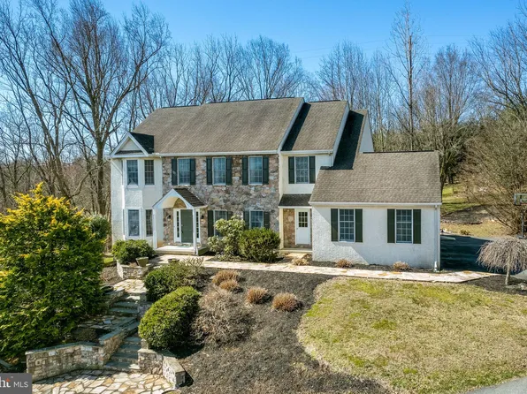 12 Beechwood Dr, Landenberg, PA 19350