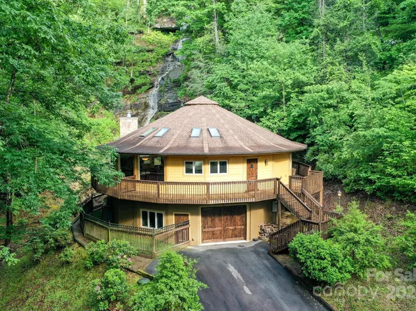 210 Wolf Creek Dr, Lake Lure, NC 28746
