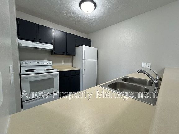 4th image of 940 S 27th St Unit 16