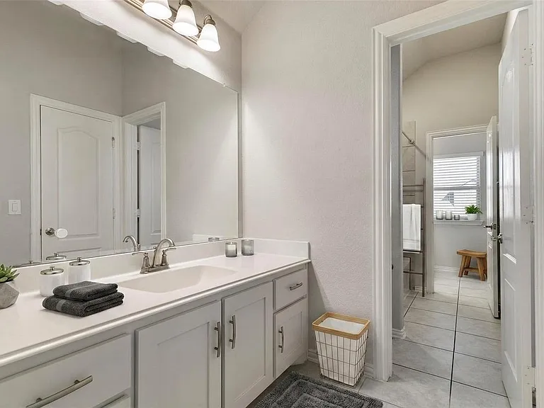 1113 Granger Dr — Photo 18