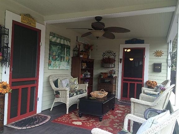 3rd image of 216 W Bush St