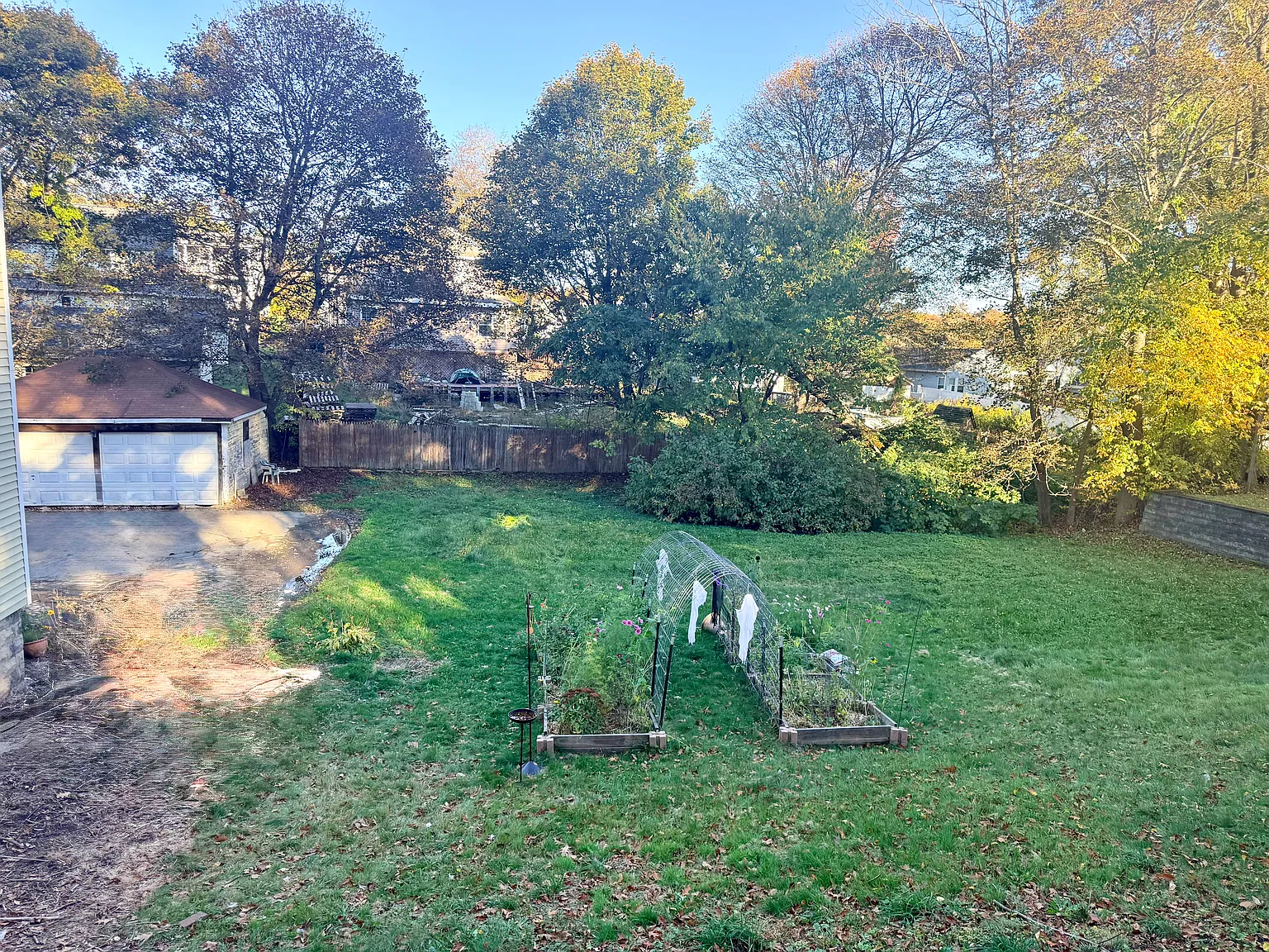 3 bed, 1200 sqft, $2,000 — Photo 2