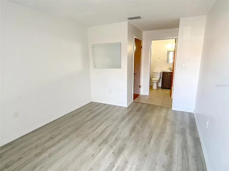6036 Chesham Dr #5 — Photo 10