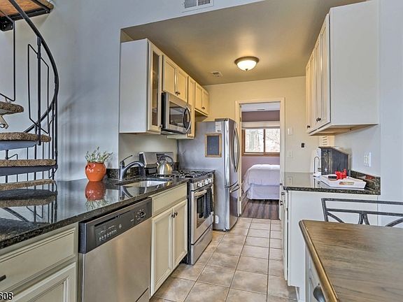 5th image of 6 Arapahoe Dr #U2-2-2