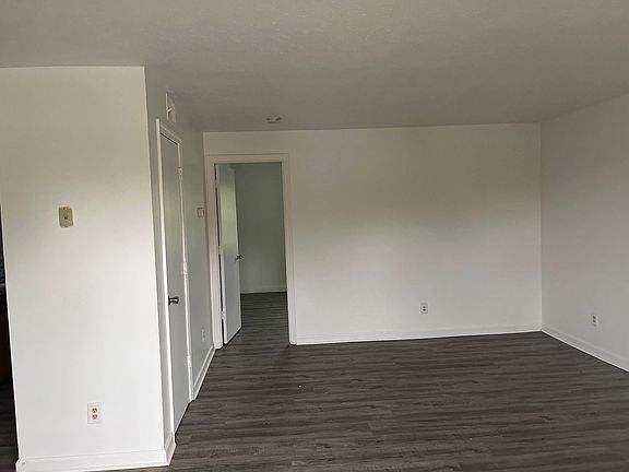 2nd image of 1375 Bramblett Blvd #5