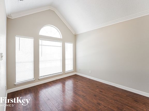 3rd image of 1250 Rivercrest Dr