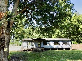 607 N Simmons St, Hollandale, MS 38748