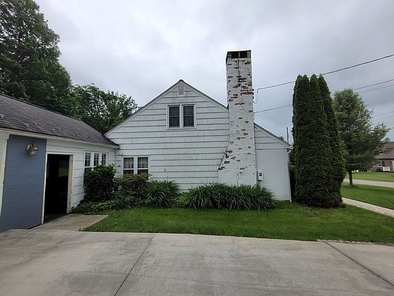 2nd image of 550 Bouquin Cir