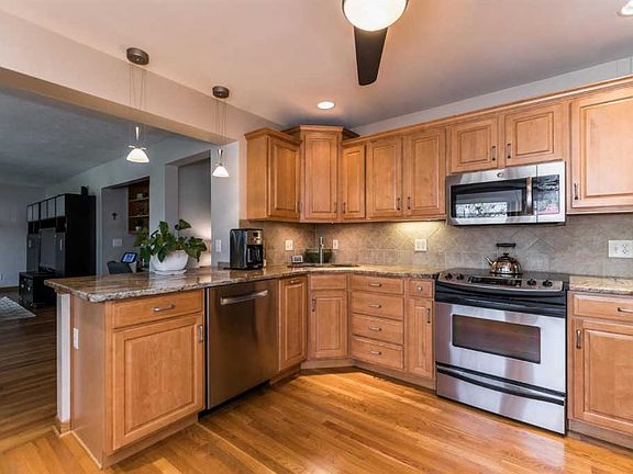 4th image of 6268 Hollow Wood Cir