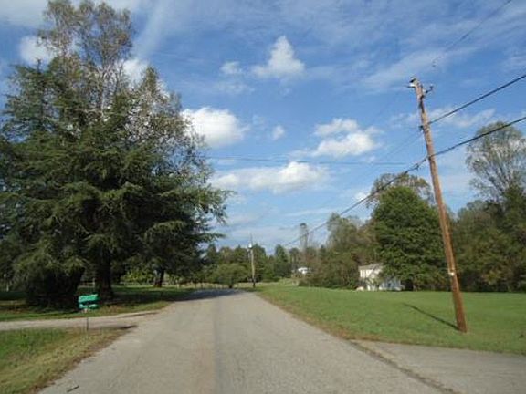 3rd image of 347 Evergreen Dr