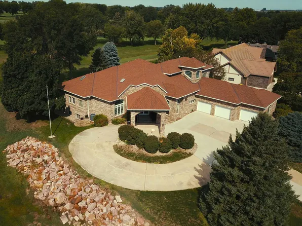 2303 Burleigh St, Yankton, SD 57078