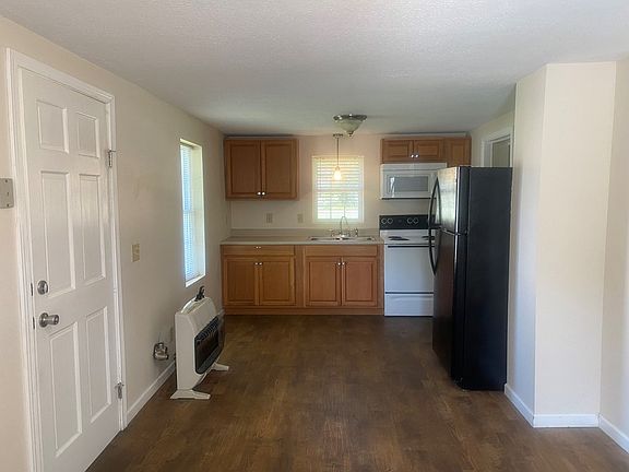 5th image of 713 E 4th St