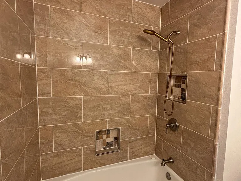 1903 W Fountain Way — Photo 14