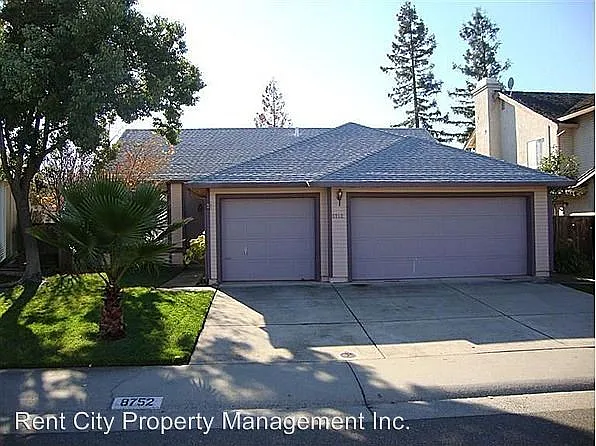 8752 Kentshire Way photo 1