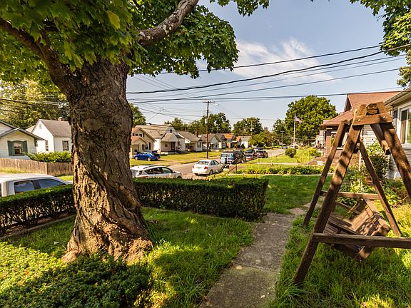 2nd image of 3439 Powell Ave